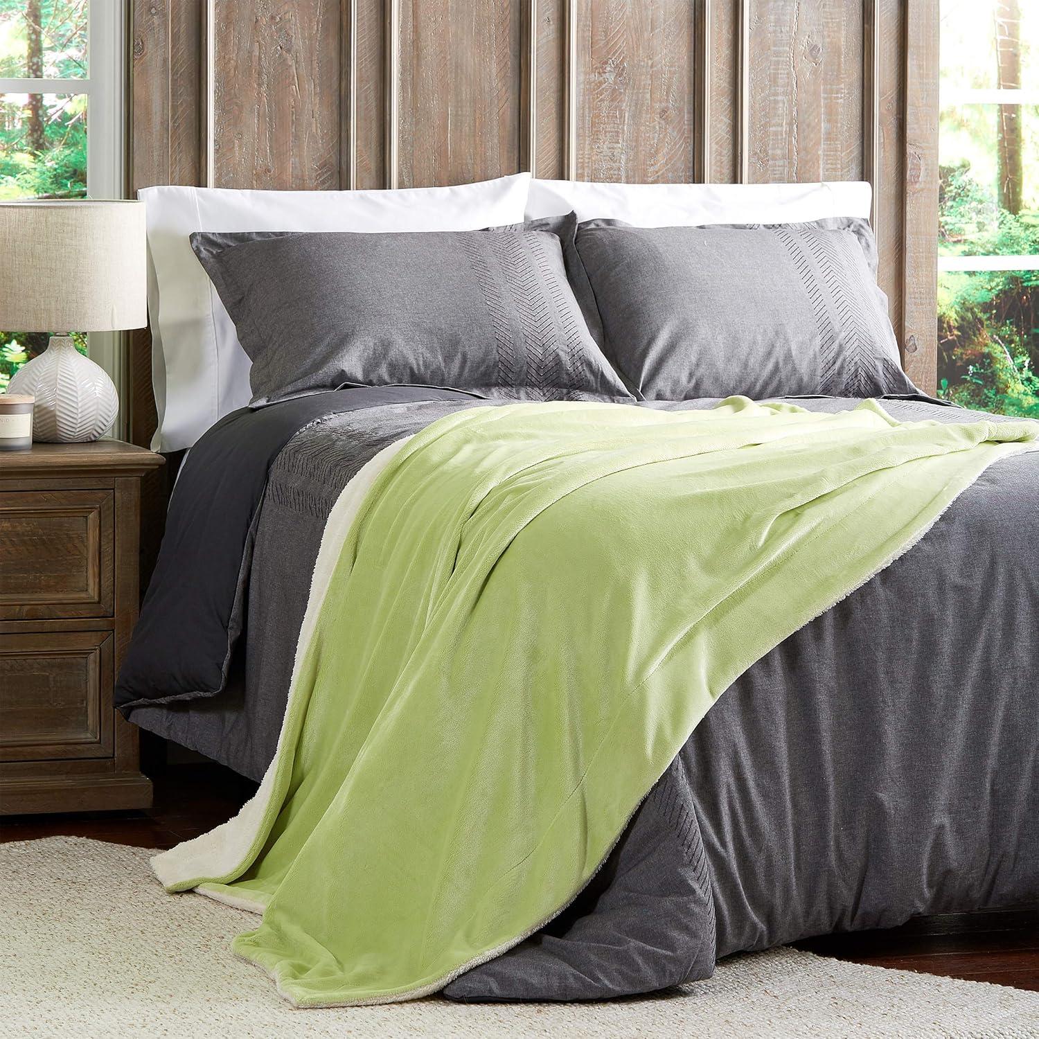 imageLavish Home Poly Fleece Sherpa Oversized Plush Woven Polyester Sherpa Fleece Solid Color Throw Breathable and Machine Washable in Aloe Green and White