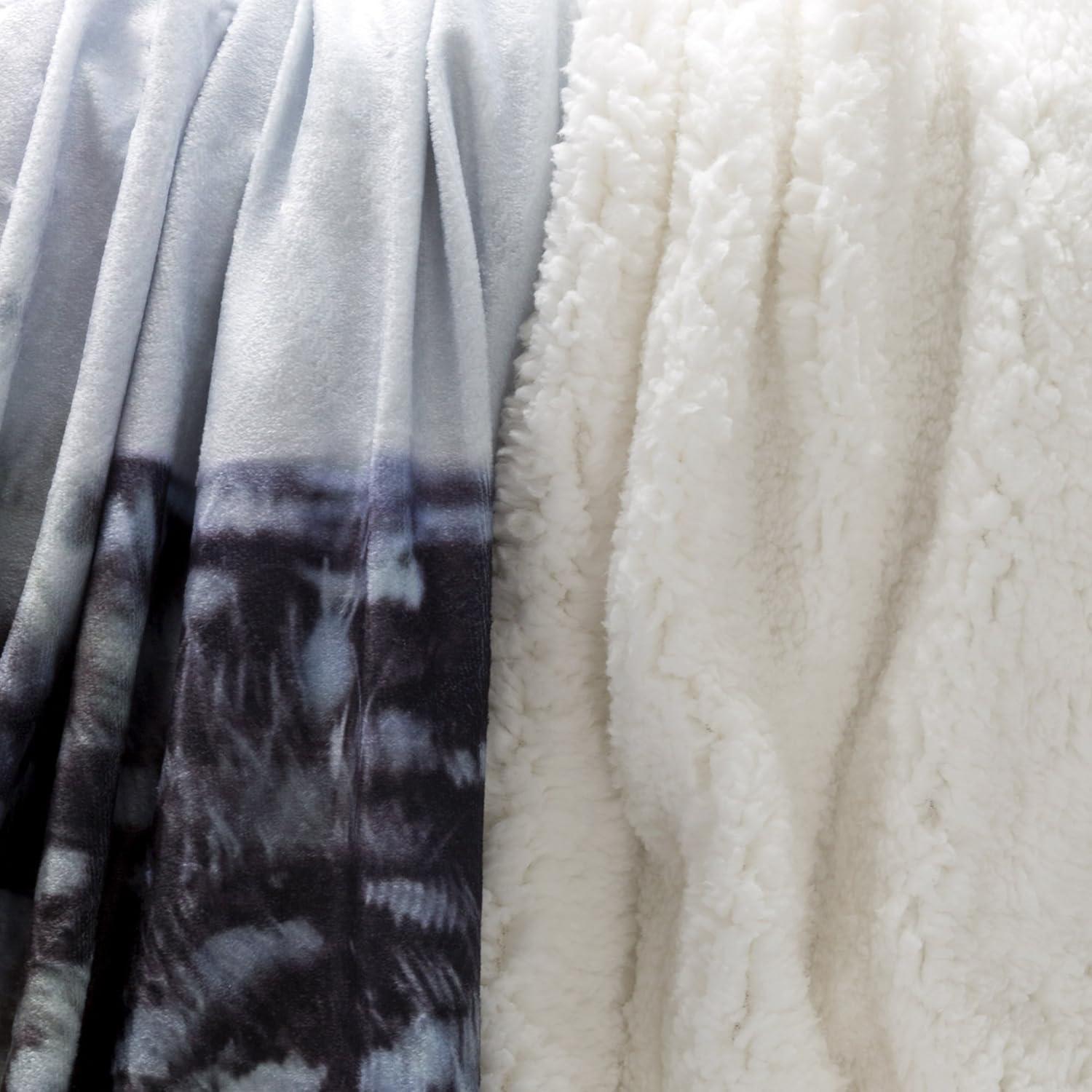 imageSherpa Fleece Throw Blanket Owl Print Pattern Lightweight Hypoallergenic Bed or Couch Soft Cozy Plush Blanket for Adults and Kids by Lavish Home