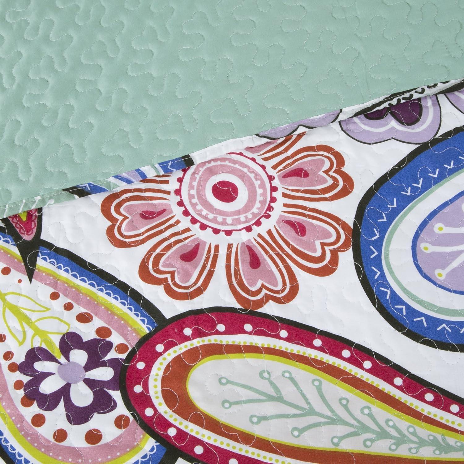 imageLavish Home 3Piece Quilt Set Lizzie Classic Paisley King Quilt with 2 KingSize Pillow Shams Machine Washable Lightweight Bedding Multicolor