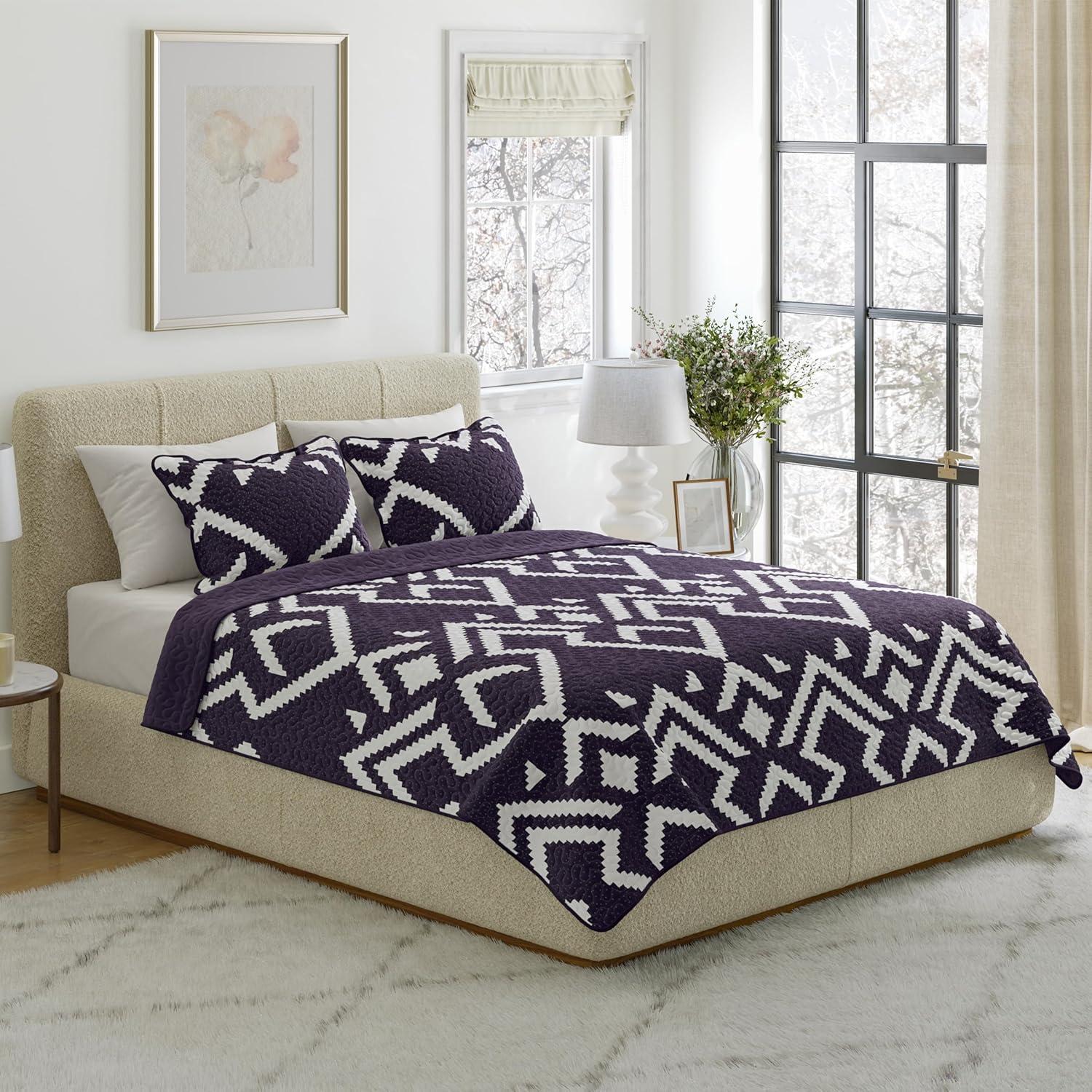 imageLavish Home 3Piece King Quilt Bedding Set Bedspread and 2 King Pillow Shams with Patriotic Star Pattern Lightweight Bed Set for All Seasons Soft Microfiber Coverlet StarsStripesNavy Blue and White