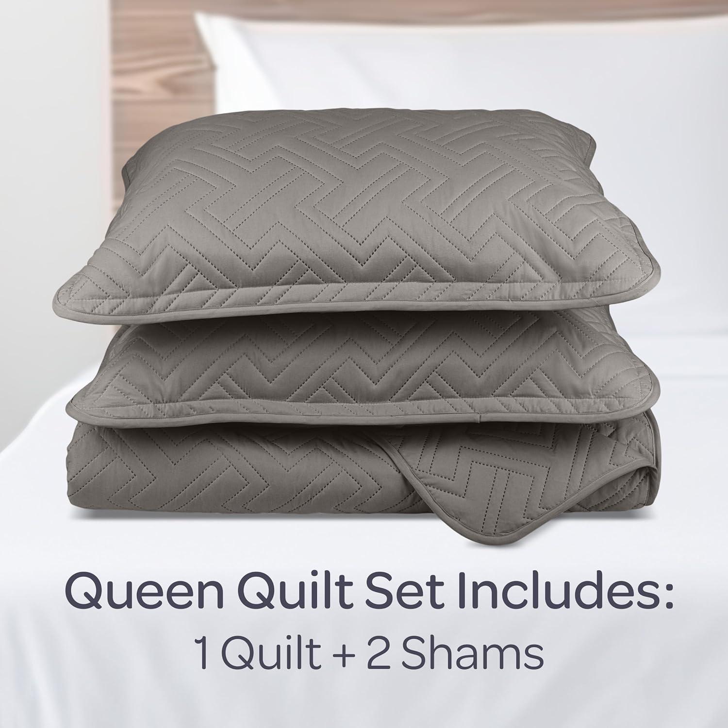 imageLavish Home 3Piece King Quilt Bedding Set Bedspread and 2 King Pillow Shams with Patriotic Star Pattern Lightweight Bed Set for All Seasons Soft Microfiber Coverlet StarsStripesGray