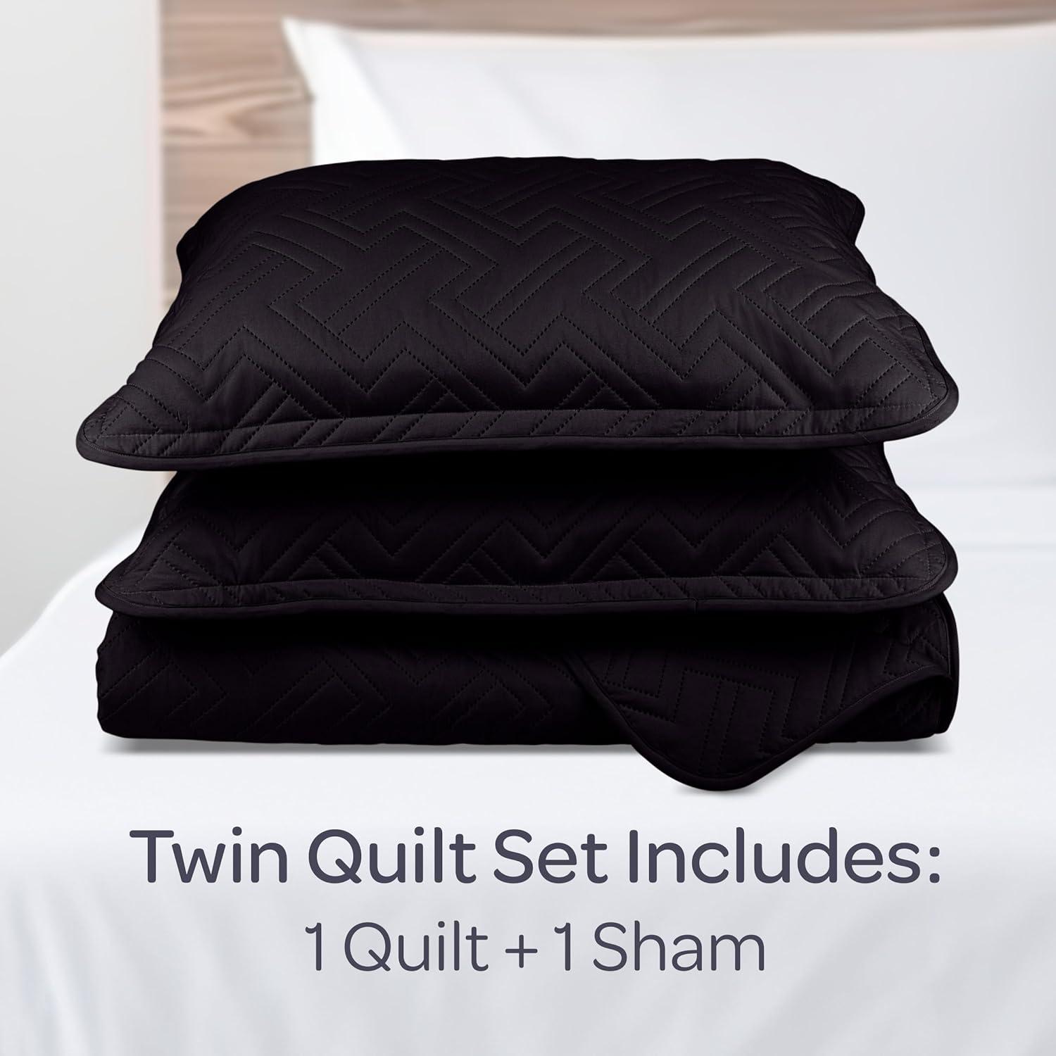 imageLavish Home 3Piece King Quilt Bedding Set Bedspread and 2 King Pillow Shams with Patriotic Star Pattern Lightweight Bed Set for All Seasons Soft Microfiber Coverlet StarsStripesBlack