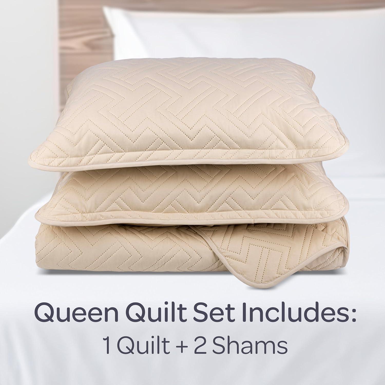 imageLavish Home 3Piece King Quilt Bedding Set Bedspread and 2 King Pillow Shams with Patriotic Star Pattern Lightweight Bed Set for All Seasons Soft Microfiber Coverlet StarsStripesNatural