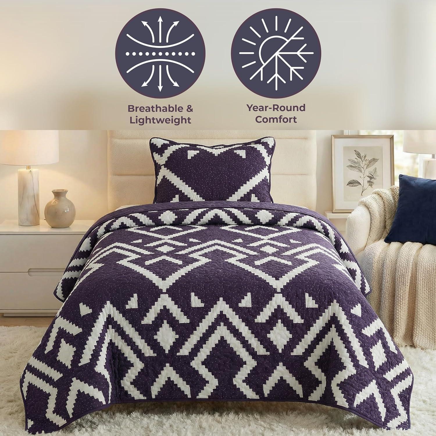 imageLavish Home 3Piece King Quilt Bedding Set Bedspread and 2 King Pillow Shams with Patriotic Star Pattern Lightweight Bed Set for All Seasons Soft Microfiber Coverlet StarsStripesNavy Blue and White
