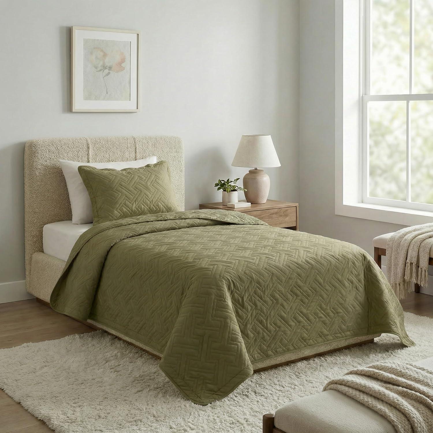 imageLavish Home 3Piece King Quilt Bedding Set Bedspread and 2 King Pillow Shams with Patriotic Star Pattern Lightweight Bed Set for All Seasons Soft Microfiber Coverlet StarsStripesOlive Green