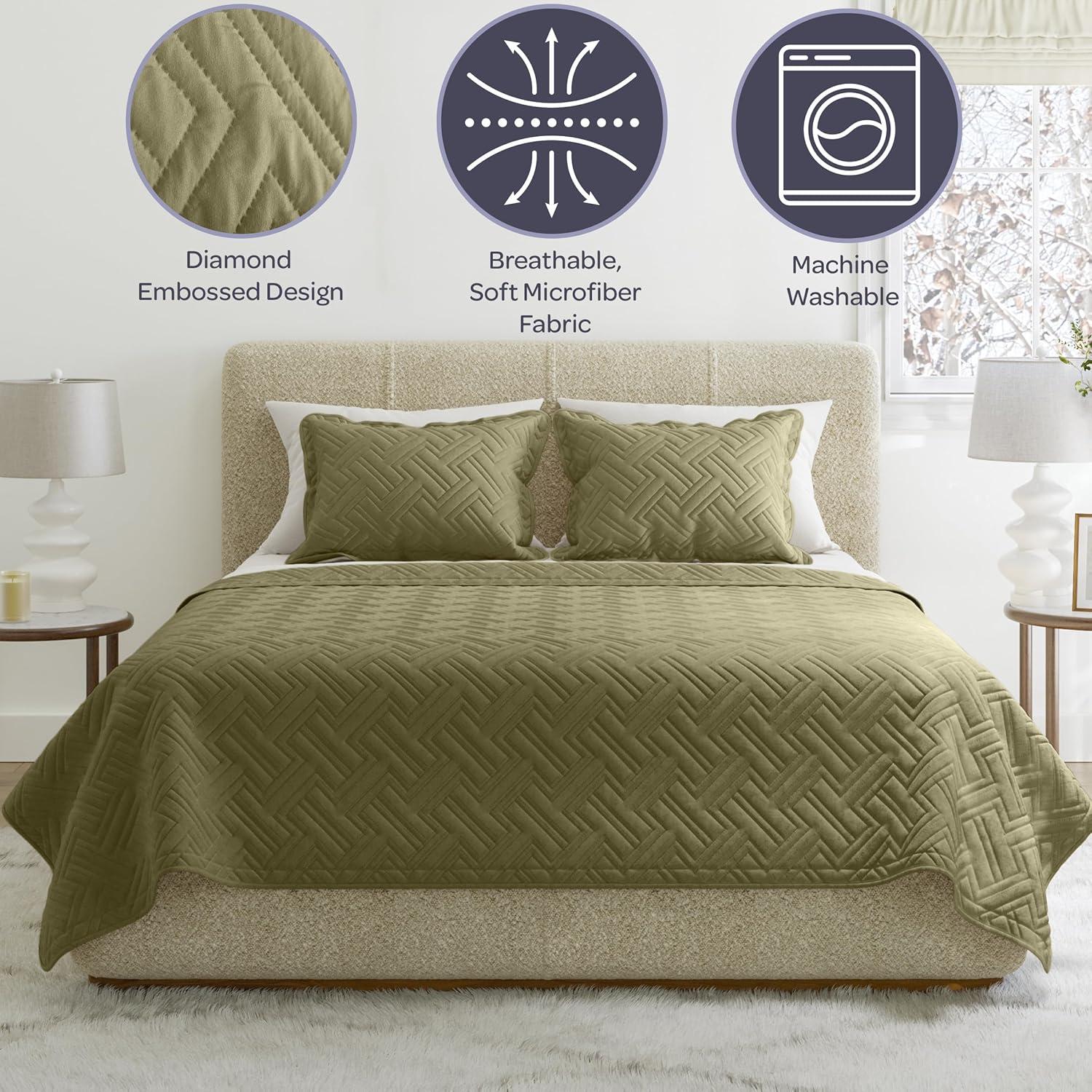 imageLavish Home 3Piece King Quilt Bedding Set Bedspread and 2 King Pillow Shams with Patriotic Star Pattern Lightweight Bed Set for All Seasons Soft Microfiber Coverlet StarsStripesOlive Green