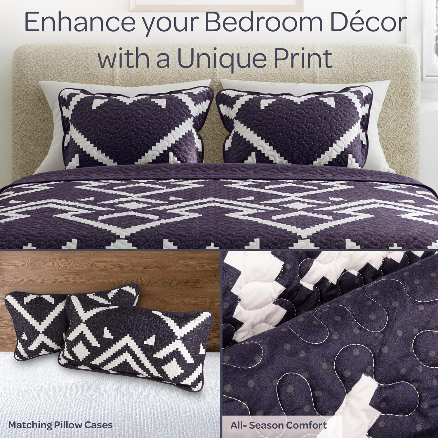 imageLavish Home 3Piece King Quilt Bedding Set Bedspread and 2 King Pillow Shams with Patriotic Star Pattern Lightweight Bed Set for All Seasons Soft Microfiber Coverlet StarsStripesNavy Blue and White