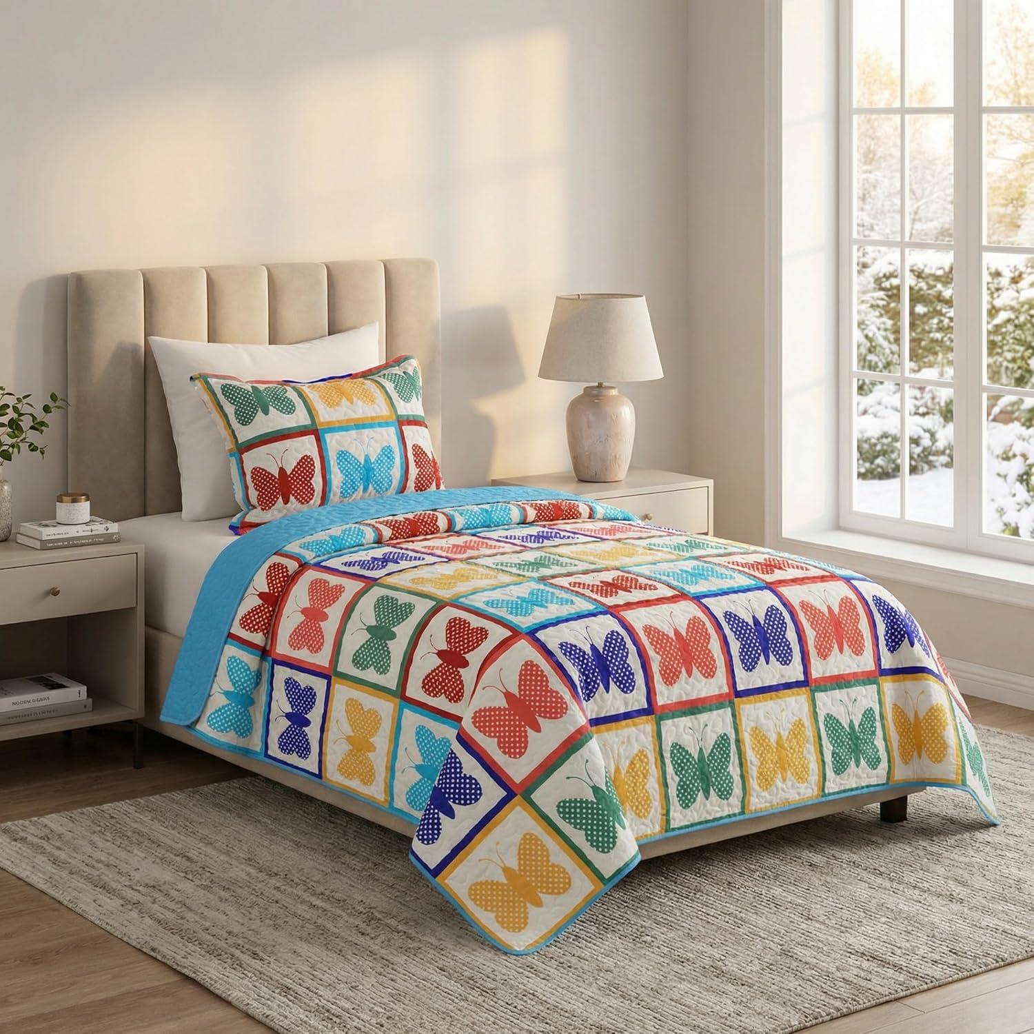 imageLavish Home 3Piece King Quilt Bedding Set Bedspread and 2 King Pillow Shams with Patriotic Star Pattern Lightweight Bed Set for All Seasons Soft Microfiber Coverlet StarsStripesMulticolor