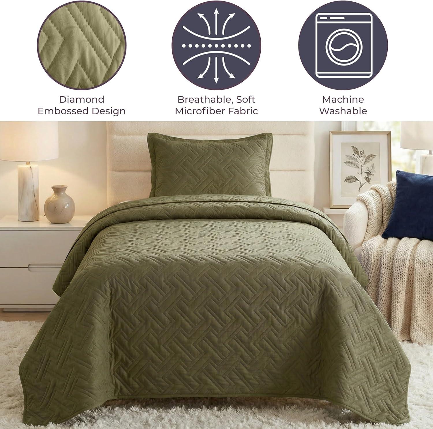 imageLavish Home 3Piece King Quilt Bedding Set Bedspread and 2 King Pillow Shams with Patriotic Star Pattern Lightweight Bed Set for All Seasons Soft Microfiber Coverlet StarsStripesOlive Green