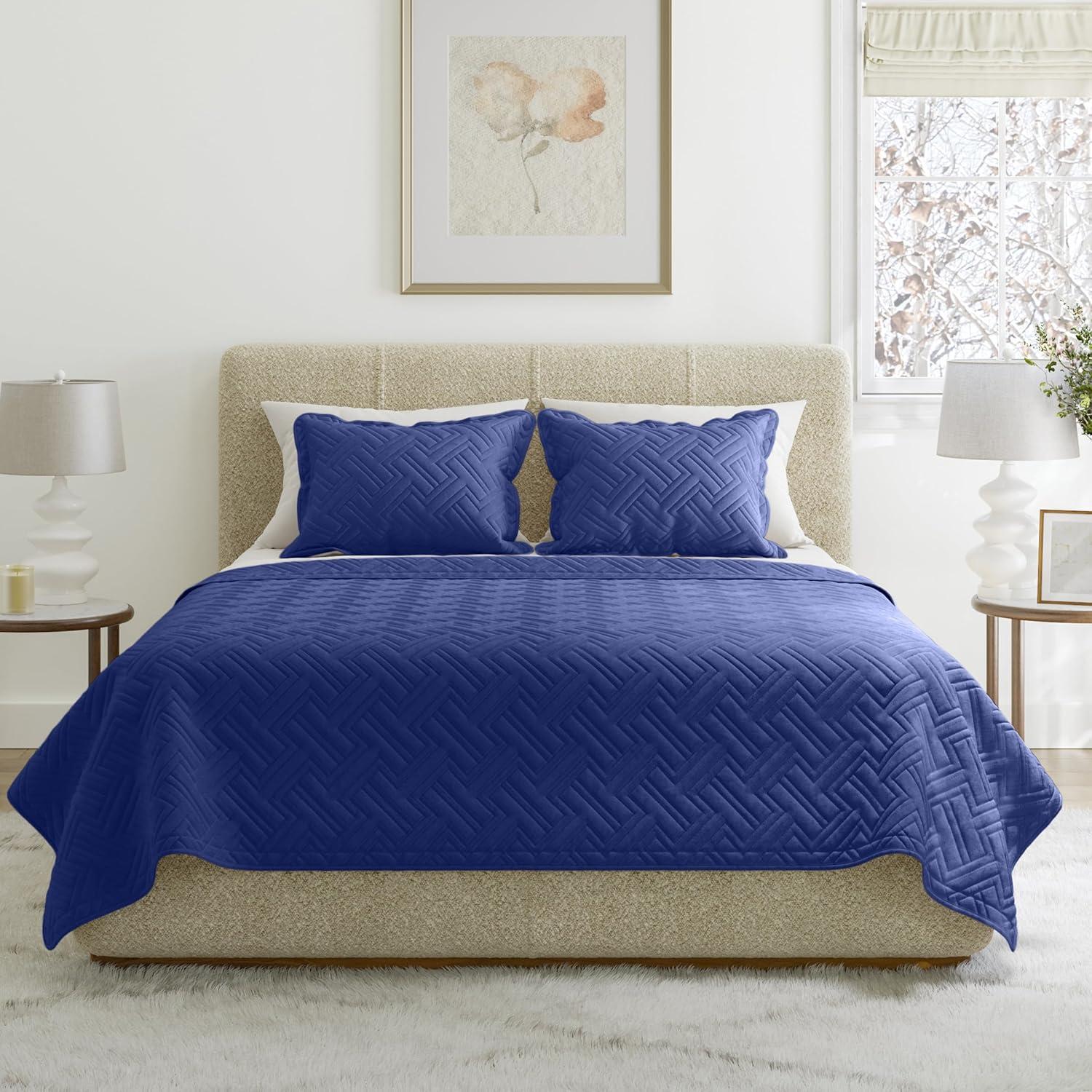 imageLavish Home 3Piece King Quilt Bedding Set Bedspread and 2 King Pillow Shams with Patriotic Star Pattern Lightweight Bed Set for All Seasons Soft Microfiber Coverlet StarsStripesBlue