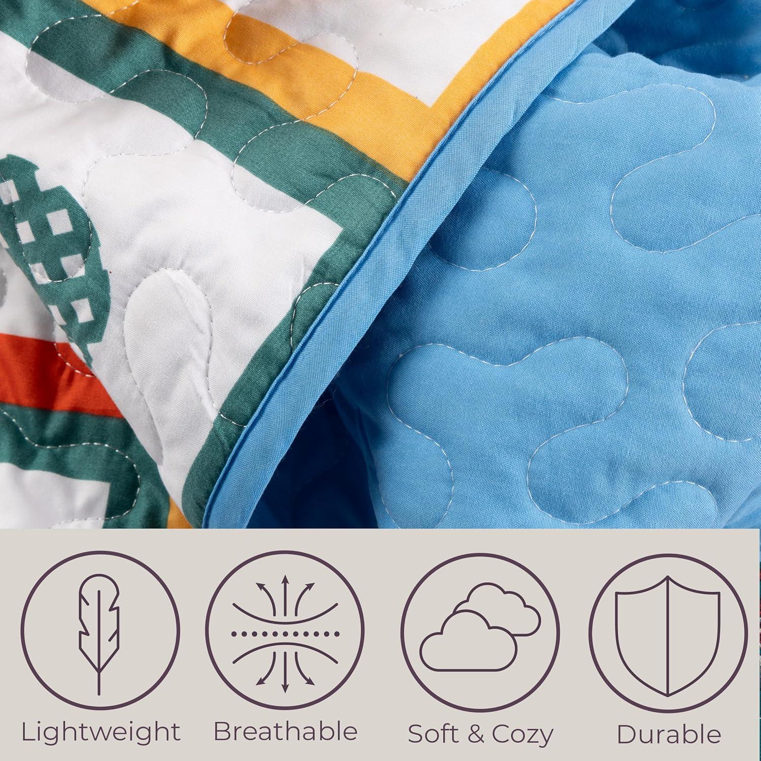 imageLavish Home 3Piece King Quilt Bedding Set Bedspread and 2 King Pillow Shams with Patriotic Star Pattern Lightweight Bed Set for All Seasons Soft Microfiber Coverlet StarsStripesMulticolor