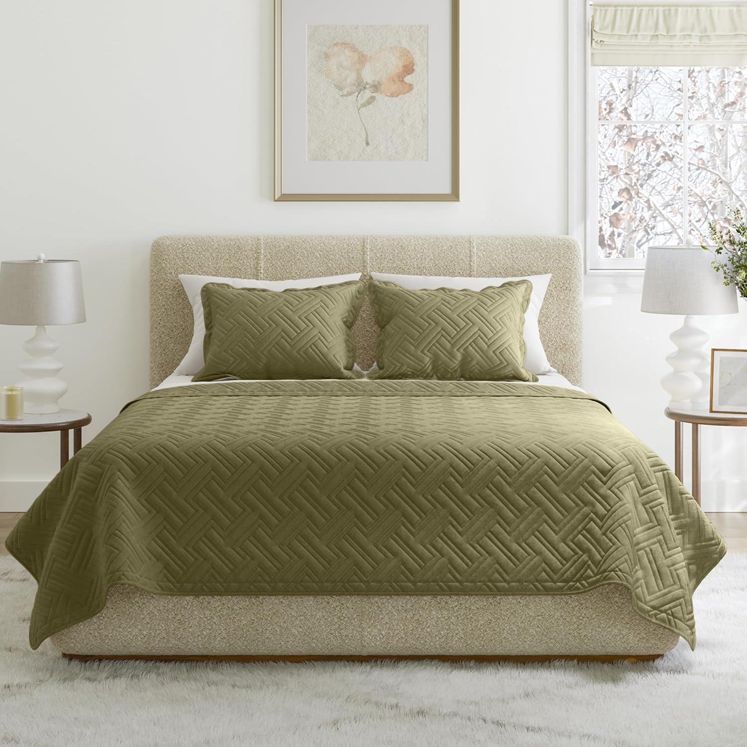 imageLavish Home 3Piece King Quilt Bedding Set Bedspread and 2 King Pillow Shams with Patriotic Star Pattern Lightweight Bed Set for All Seasons Soft Microfiber Coverlet StarsStripesOlive Green