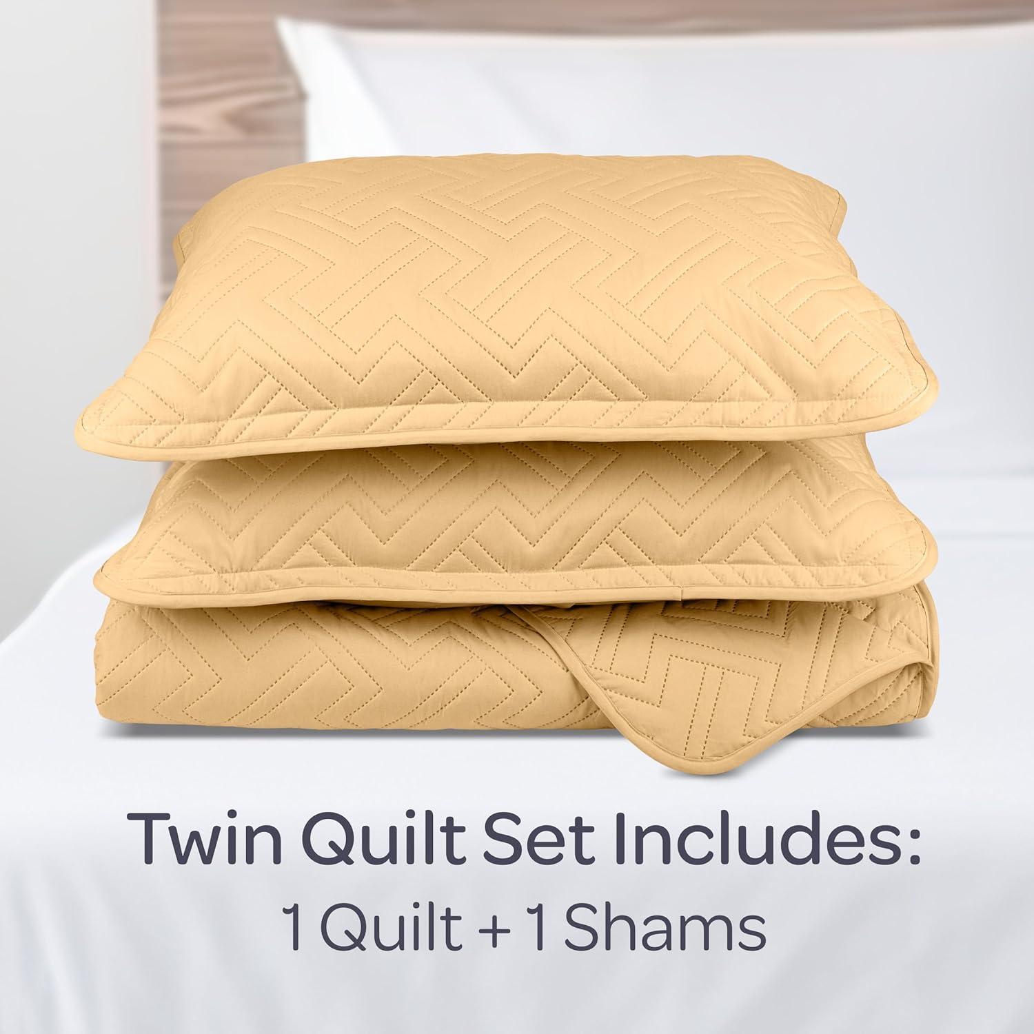 imageLavish Home 3Piece King Quilt Bedding Set Bedspread and 2 King Pillow Shams with Patriotic Star Pattern Lightweight Bed Set for All Seasons Soft Microfiber Coverlet StarsStripesMustard Yellow