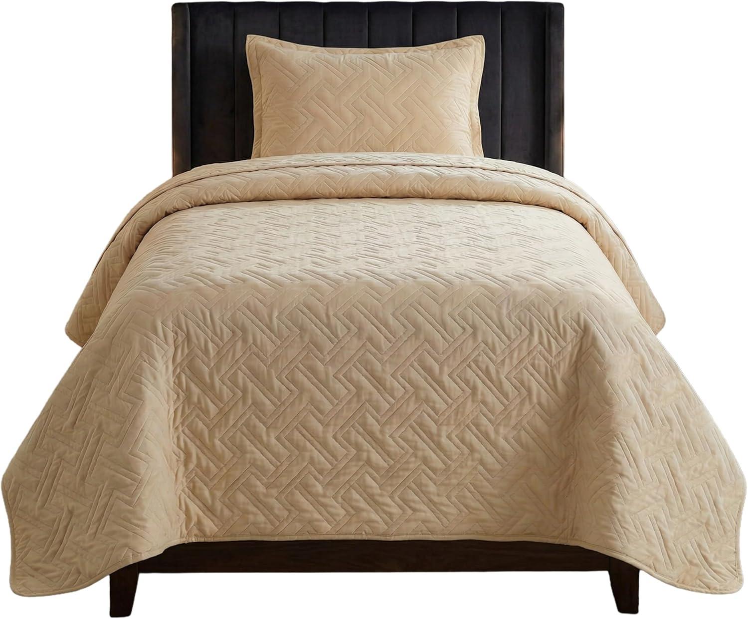 imageLavish Home 3Piece King Quilt Bedding Set Bedspread and 2 King Pillow Shams with Patriotic Star Pattern Lightweight Bed Set for All Seasons Soft Microfiber Coverlet StarsStripesNatural