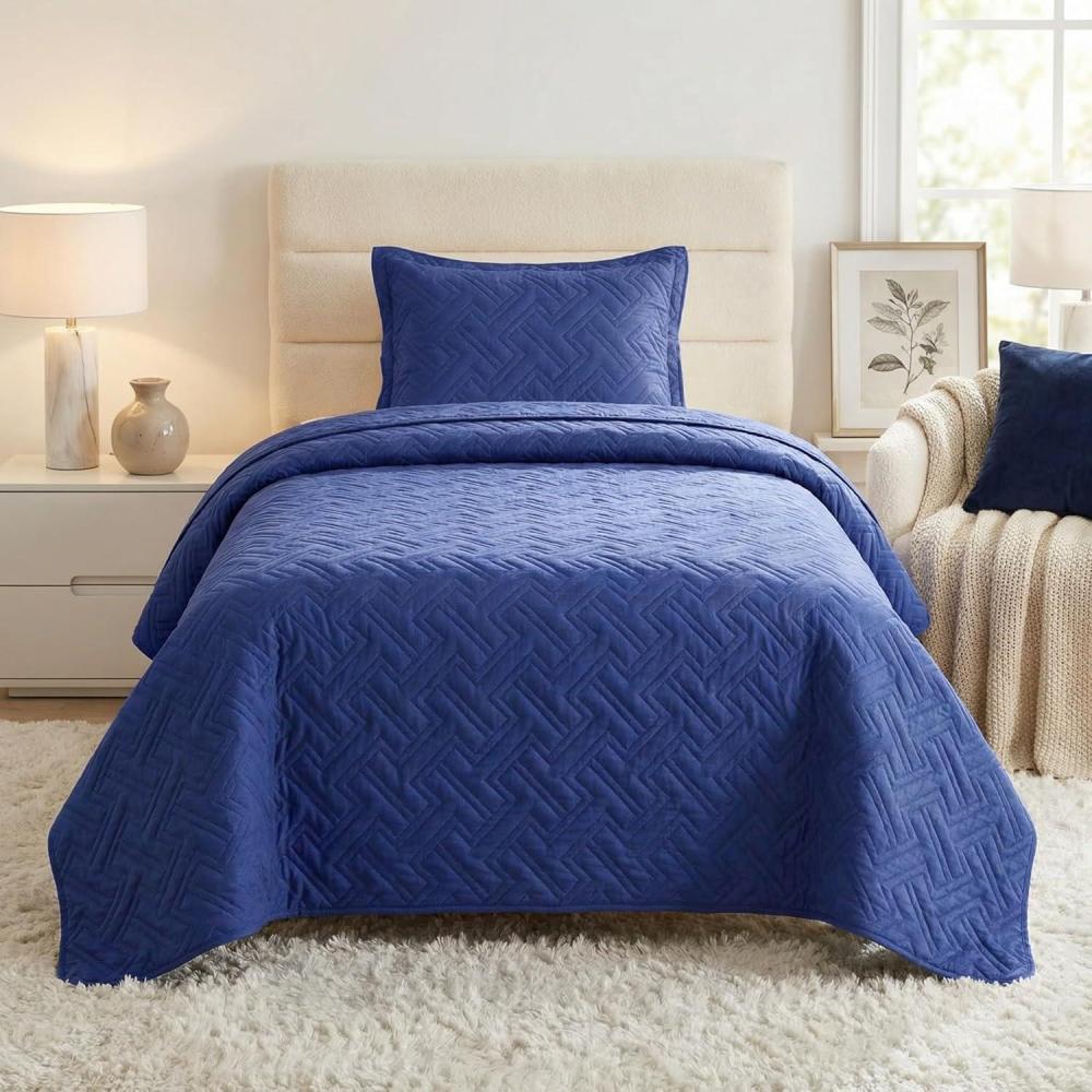 imageLavish Home 3Piece King Quilt Bedding Set Bedspread and 2 King Pillow Shams with Patriotic Star Pattern Lightweight Bed Set for All Seasons Soft Microfiber Coverlet StarsStripesBlue
