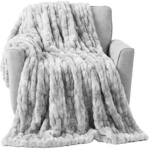 Lavish Home Oversized Ruched Faux Fur Blanket – 60×80-Inch Plush Polyester Faux Fur Queen-Size Throw for Sofas and Beds – Luxurious Bedding (Pink)(Gray)