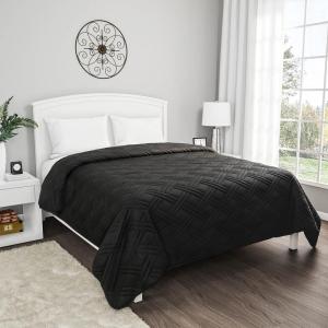 Bedford Home Solid Color Bed Quilt – Full/Queen – Black