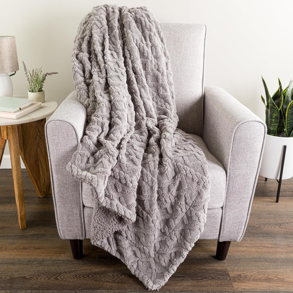 image:imageLavish Home Sherpa Fleece Throw Blanket for Couch Cream 50x 60Grey