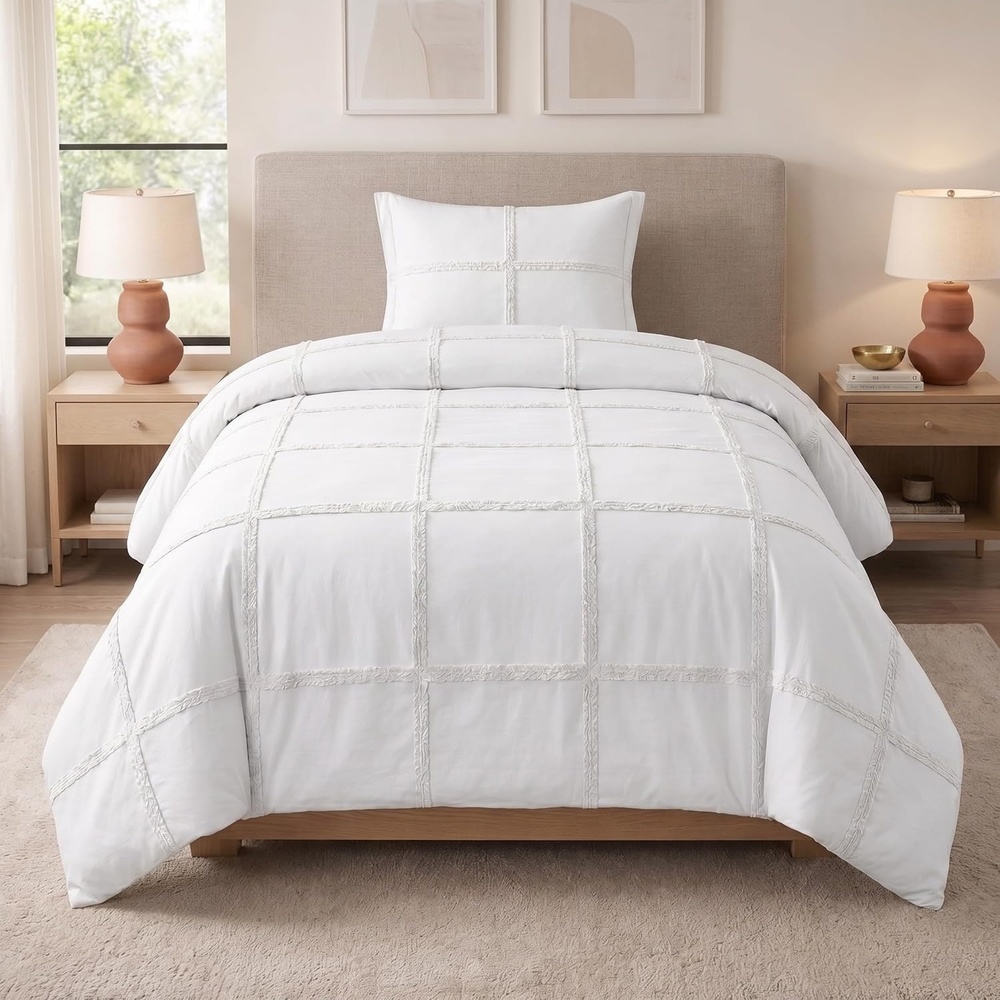 image:imageLavish Home Queen Comforter Set Beige 3PieceSet 90 x 90White